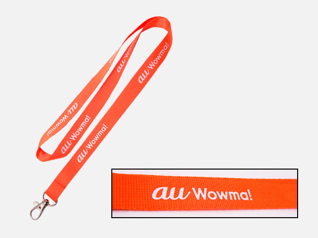 インパクトのあるオレンジの紐色を使用した平織ネックストラップの事例画像です。